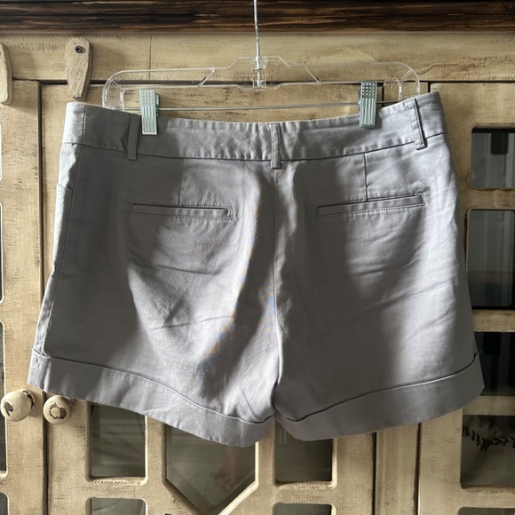 Express Tailored Shorts (Gray) - Picture 3 of 3